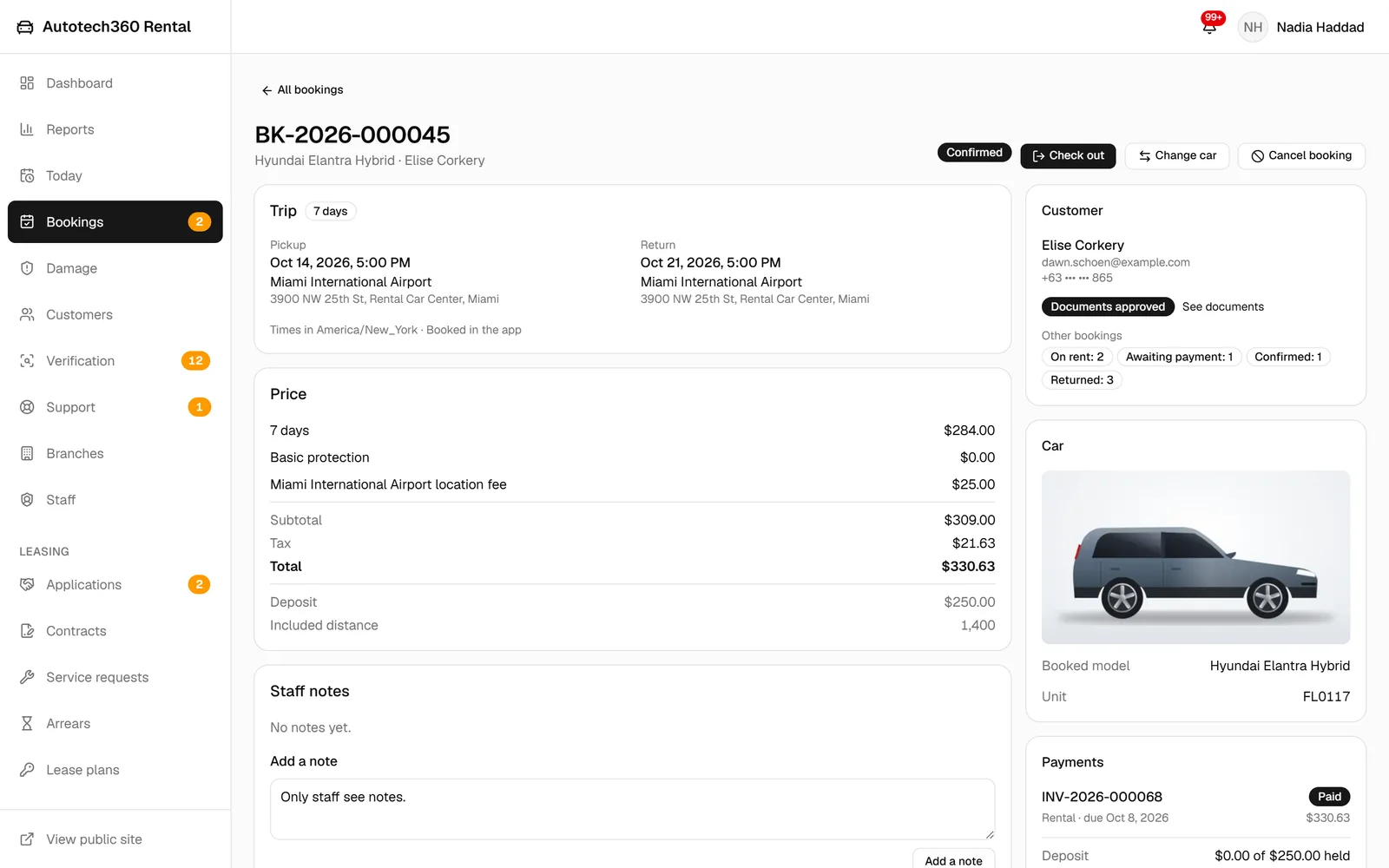 Confirmed booking with pickup and return times, price breakdown with an airport fee and tax, the customer, the car and the paid invoice